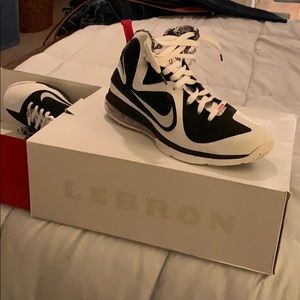 Men’s size 12 Lebron Basketball Shoes